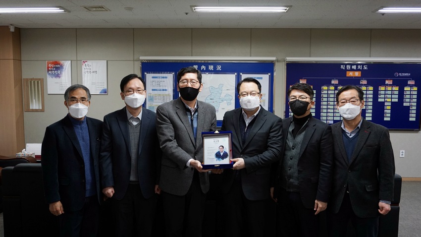 감사패 및 기념패 전달