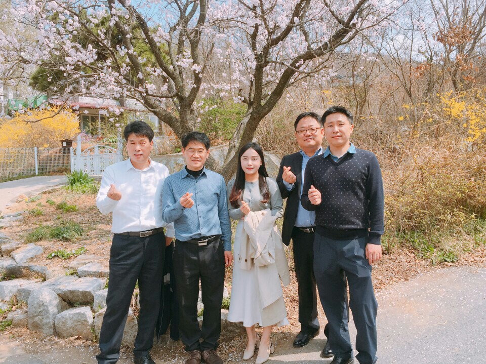 조사2팀 직원들과