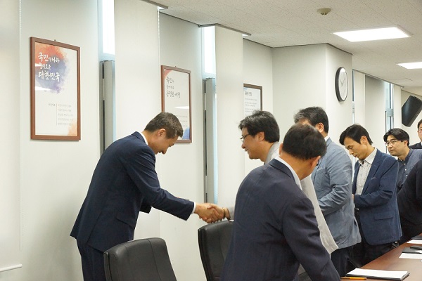 서로 잘 부탁드리겠습니다~