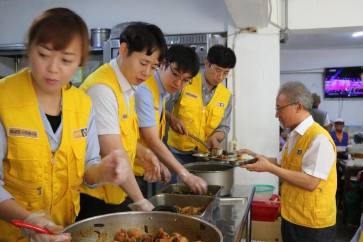 < 자비의집 배식 봉사 >