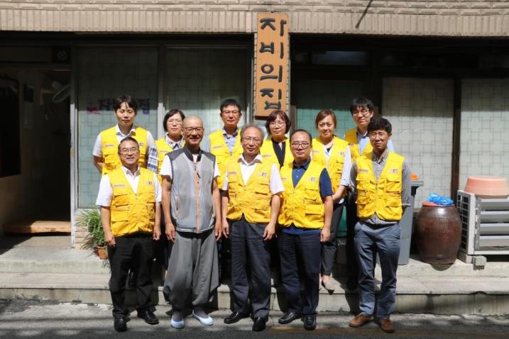 < 자비의집 봉사단 단체사진 >